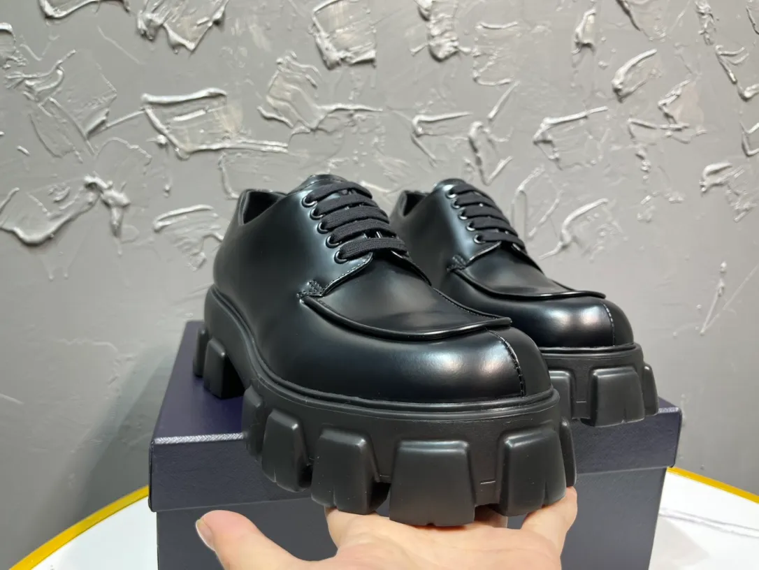 Men's shoes 💰780💰 🔥🔥🔥Upgraded version 2025 new prada Prada lace-up derby shoes l round-toe spliced ​​loafers, developed one-to-one with the original version, one-to-one private molding of the outsole, the fabric is made of imported open-edge beads, lining cowhide, foot-pad cowhide, sole height 5cm, outsole original rubber foam sole, code number 39-46